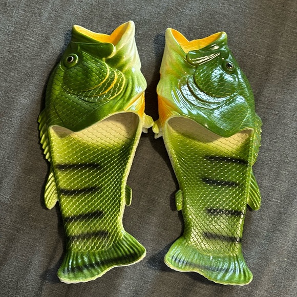 Coddies Rubber Fish Shoes Mens Sz 14-15 Green Bass Fish Fun Gift EUC - Picture 1 of 6
